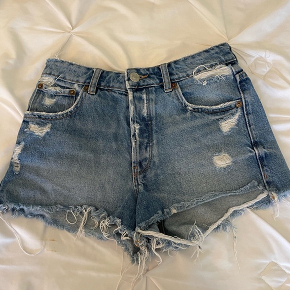 Zara shorts - Picture 2 of 4